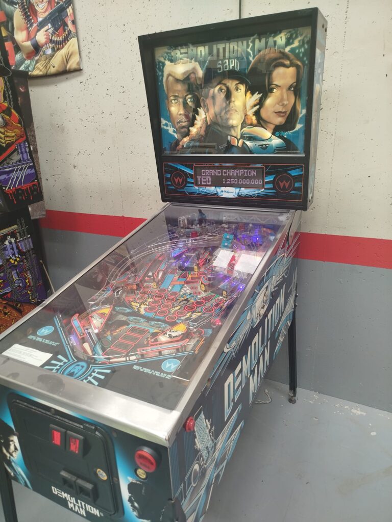 Stroje na pinball na prodej v Plzni Stroje na pinball na prodej v Plzni